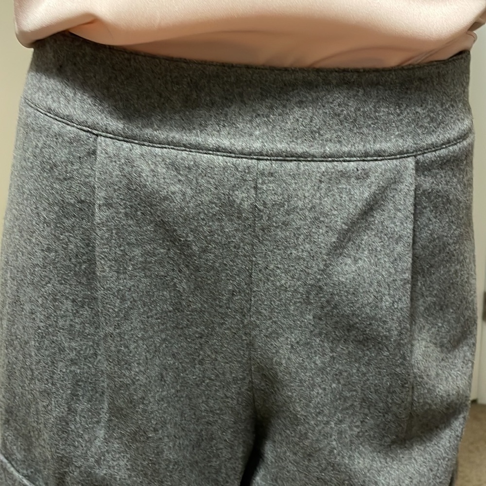 ALICE + OLIVIA GRAY FLANNEL WOOL  SHORTS BACK EXPOSED ZIPPER NWOT NEVER WORN - Picture 4 of 12